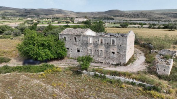 casa indipendente in vendita a Chiaramonte Gulfi