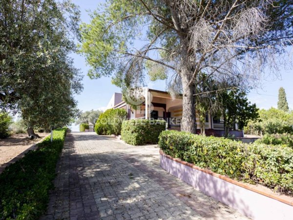 casa indipendente in vendita a Chiaramonte Gulfi