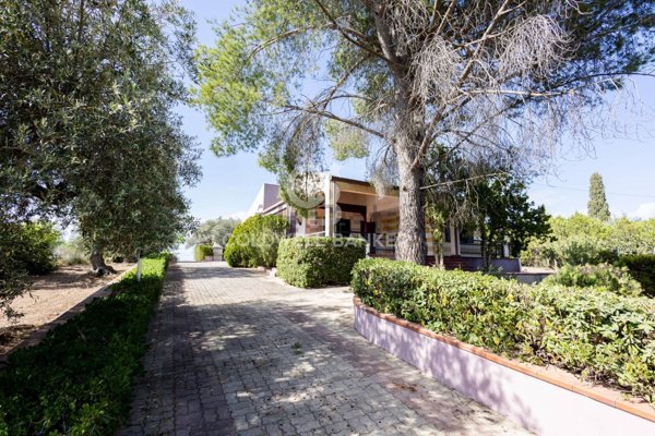 casa indipendente in vendita a Chiaramonte Gulfi