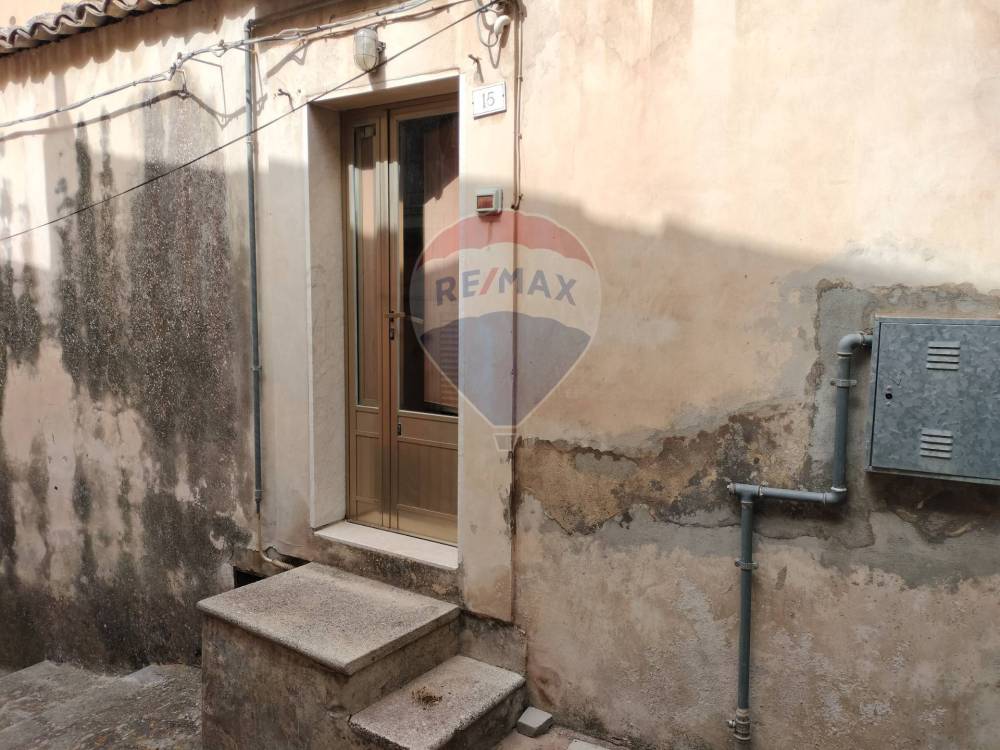 casa indipendente in vendita a Chiaramonte Gulfi