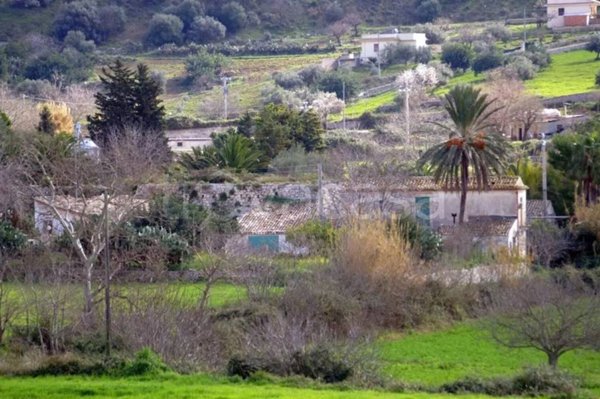 casa indipendente in vendita a Chiaramonte Gulfi
