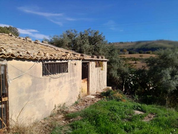 casa indipendente in vendita a Chiaramonte Gulfi