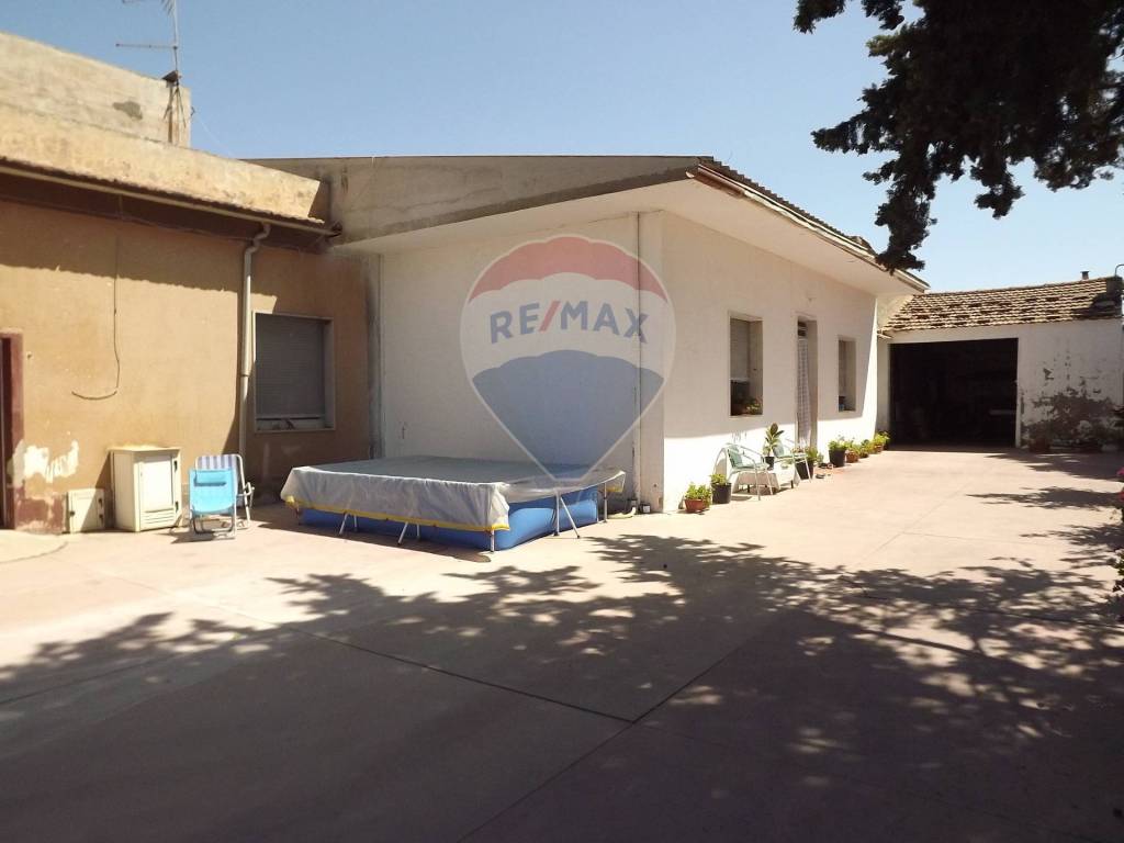 casa indipendente in vendita a Chiaramonte Gulfi in zona Piano dell'Acqua