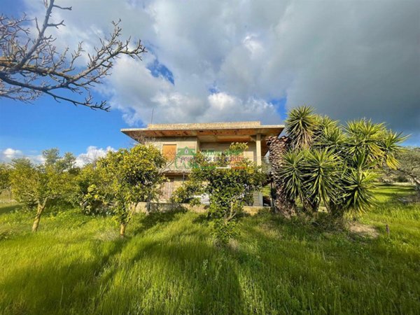 casa indipendente in vendita a Chiaramonte Gulfi