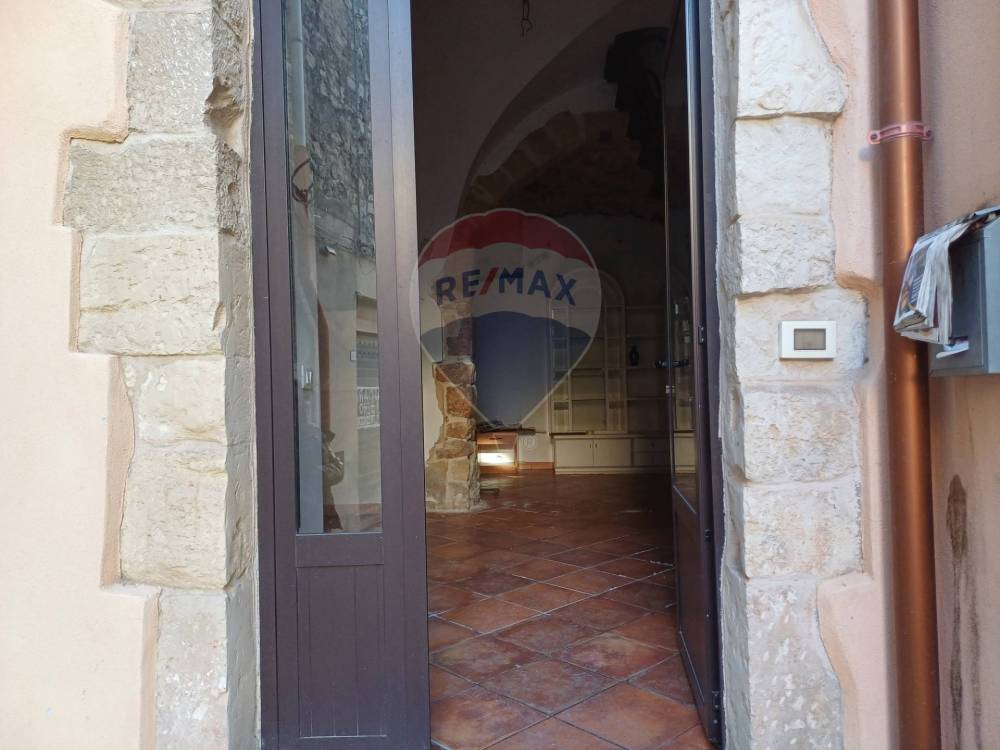 casa indipendente in vendita a Chiaramonte Gulfi