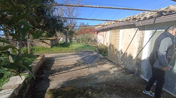 casa indipendente in vendita a Chiaramonte Gulfi