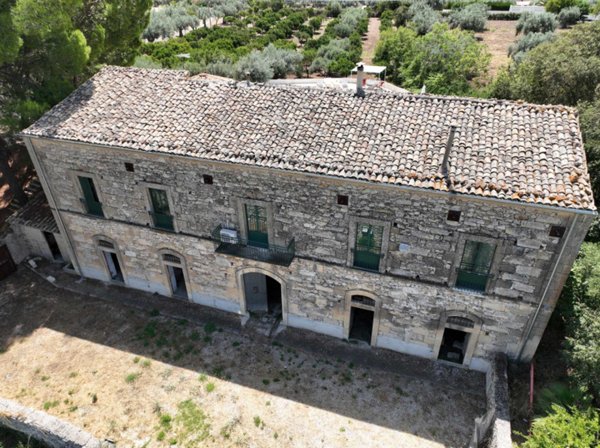 casa indipendente in vendita a Chiaramonte Gulfi