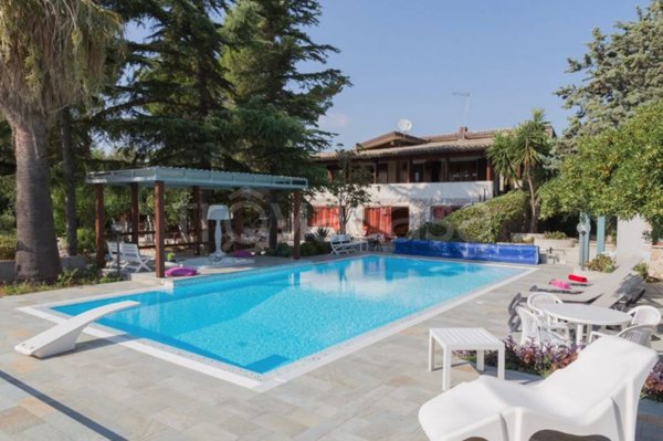 casa indipendente in vendita a Chiaramonte Gulfi
