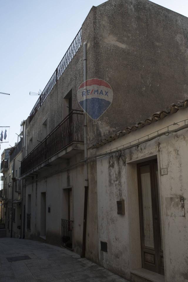 casa indipendente in vendita a Chiaramonte Gulfi