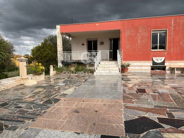casa indipendente in vendita a Chiaramonte Gulfi