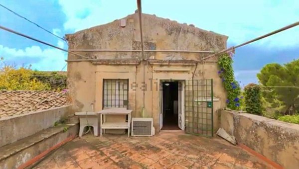 casa indipendente in vendita a Chiaramonte Gulfi