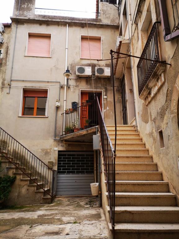 casa indipendente in vendita a Chiaramonte Gulfi