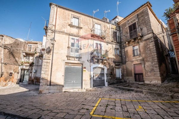 casa indipendente in vendita a Chiaramonte Gulfi