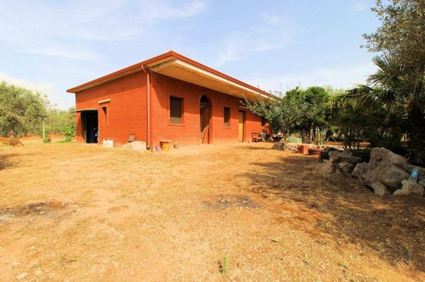 casa indipendente in vendita a Chiaramonte Gulfi