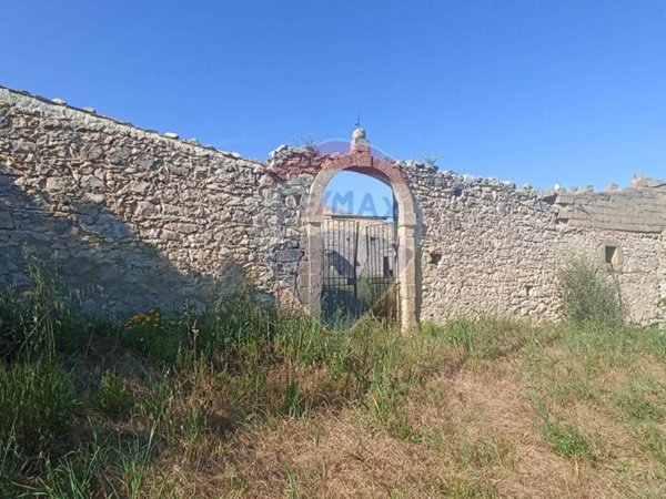 casa indipendente in vendita a Chiaramonte Gulfi