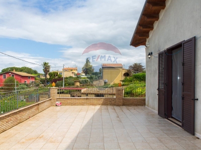 casa indipendente in vendita a Chiaramonte Gulfi