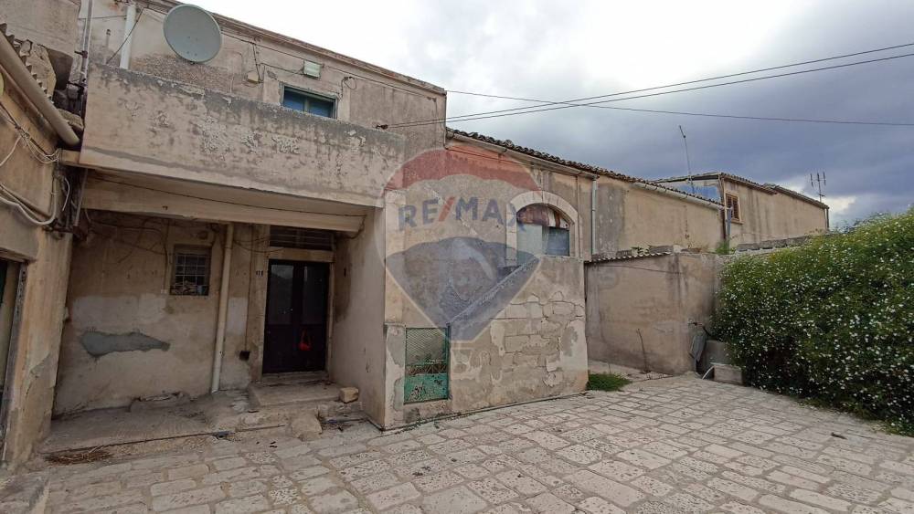 casa indipendente in vendita a Chiaramonte Gulfi