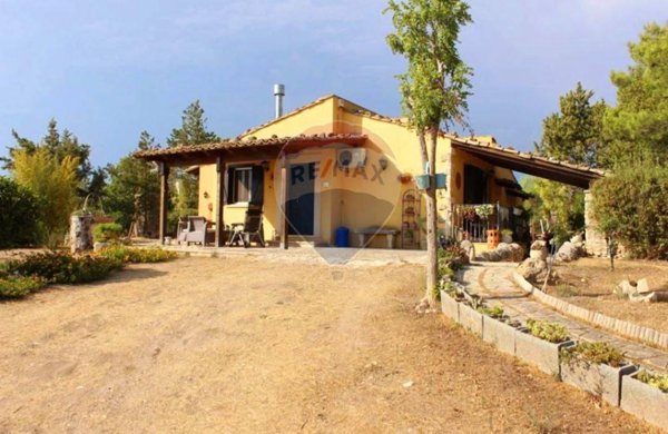 casa indipendente in vendita a Chiaramonte Gulfi
