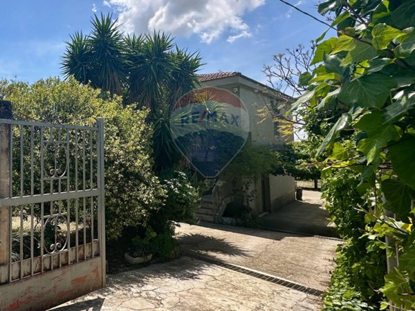 casa indipendente in vendita a Chiaramonte Gulfi in zona Piano dell'Acqua