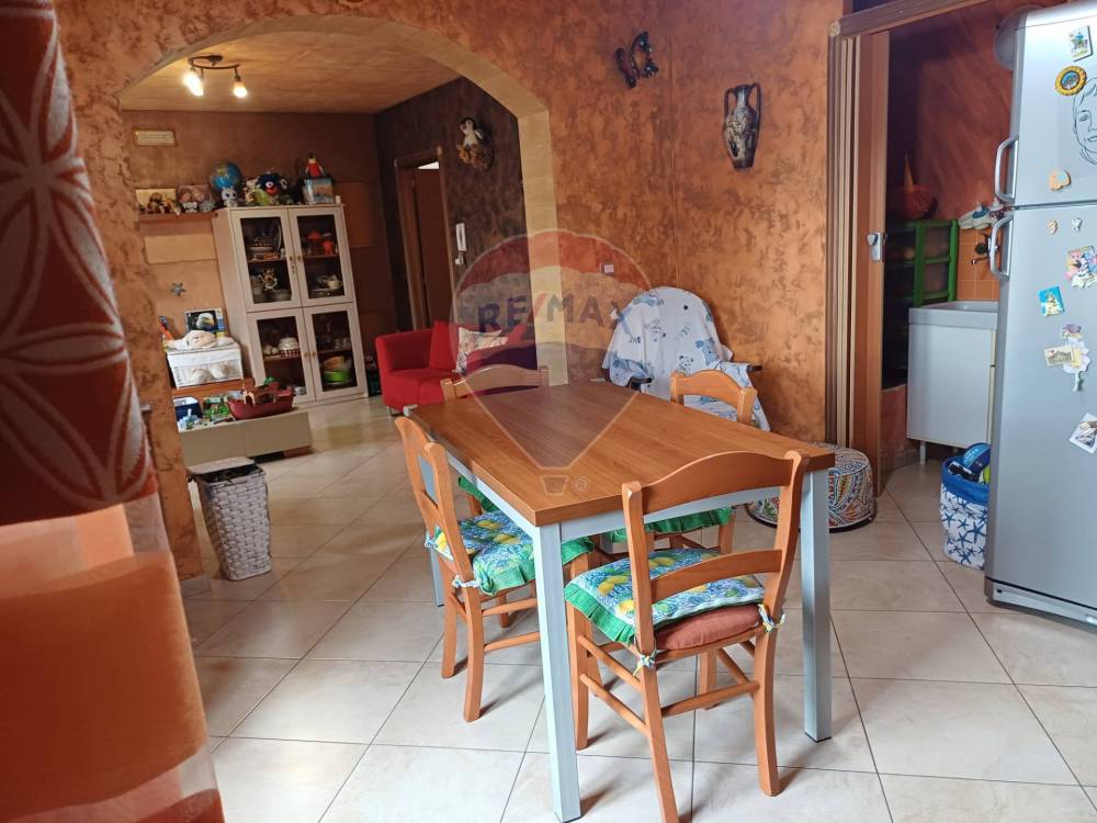 casa indipendente in vendita a Chiaramonte Gulfi