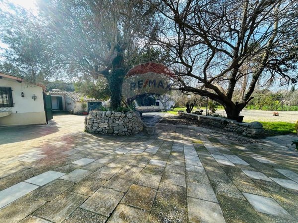 casa indipendente in vendita a Chiaramonte Gulfi