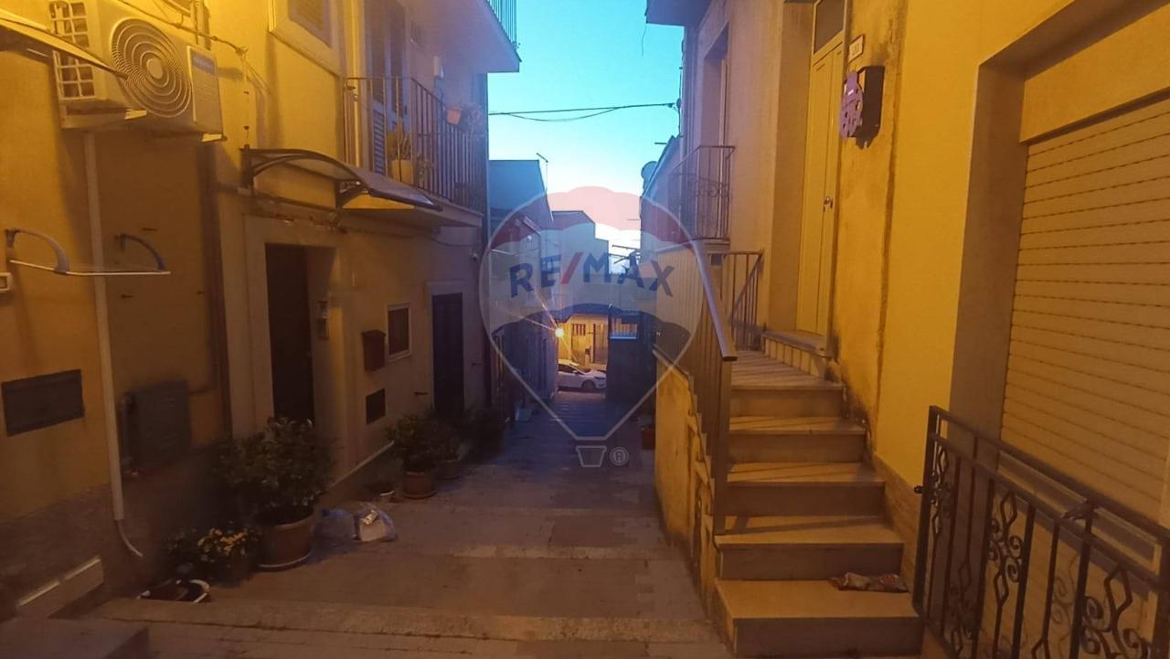 casa indipendente in vendita a Chiaramonte Gulfi