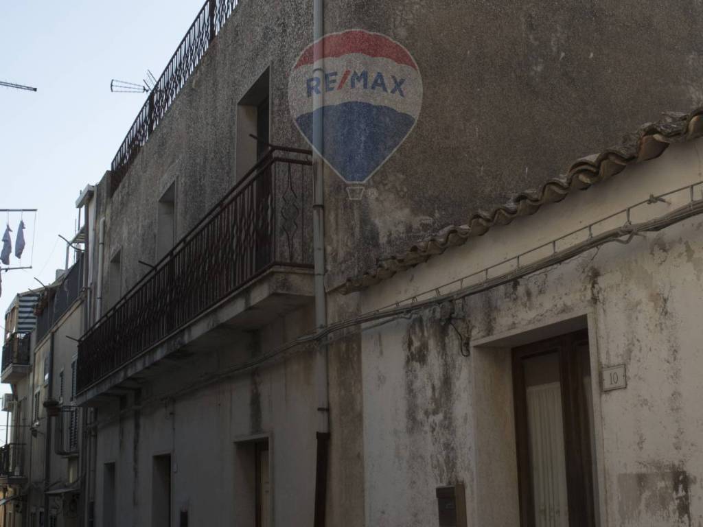 casa indipendente in vendita a Chiaramonte Gulfi
