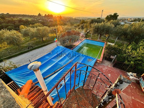 casa indipendente in vendita a Chiaramonte Gulfi
