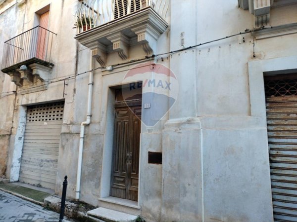casa indipendente in vendita a Chiaramonte Gulfi