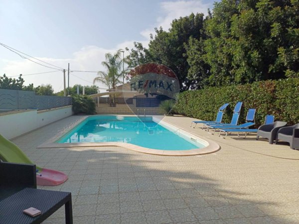 casa indipendente in vendita a Chiaramonte Gulfi