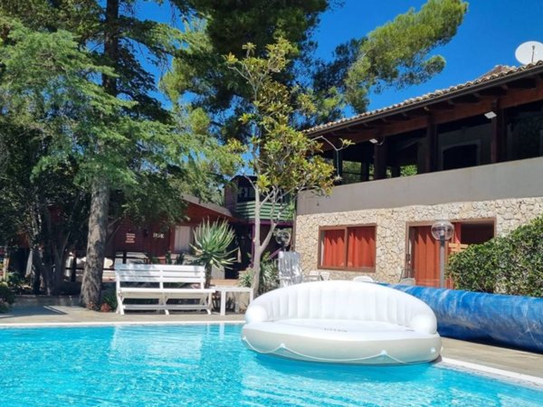 casa indipendente in vendita a Chiaramonte Gulfi