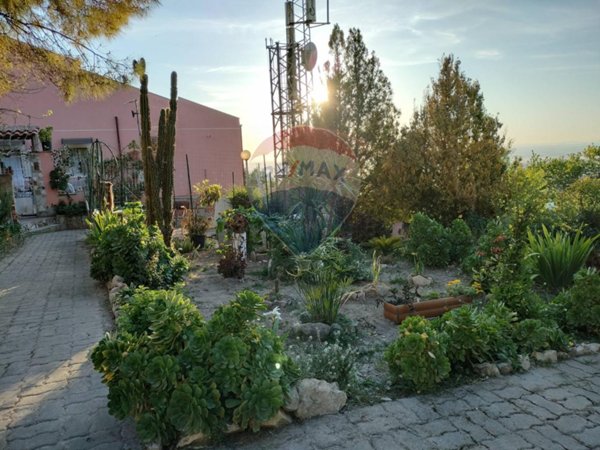 casa indipendente in vendita a Chiaramonte Gulfi