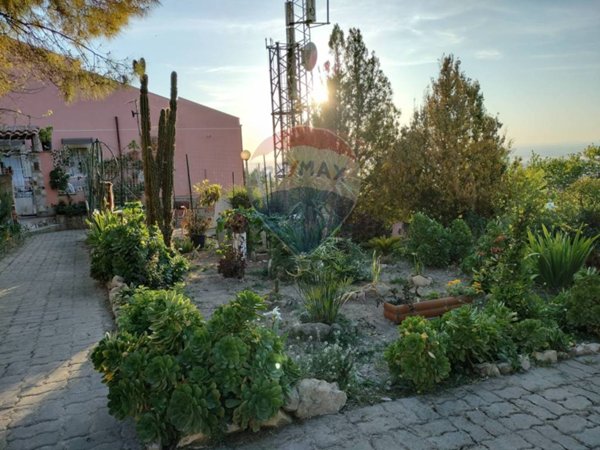 casa indipendente in vendita a Chiaramonte Gulfi