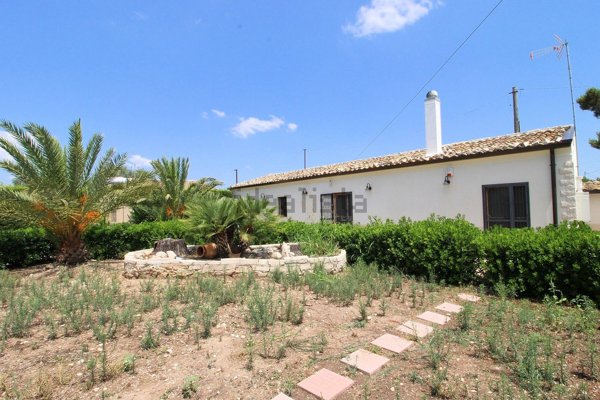 casa indipendente in vendita a Chiaramonte Gulfi