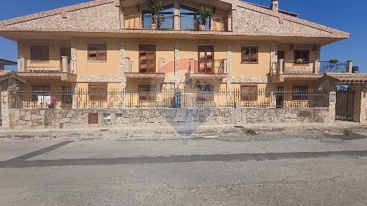casa indipendente in vendita a Chiaramonte Gulfi