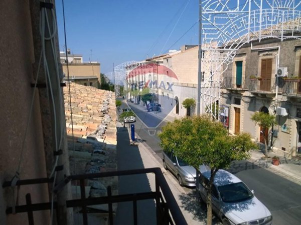 casa indipendente in vendita a Chiaramonte Gulfi