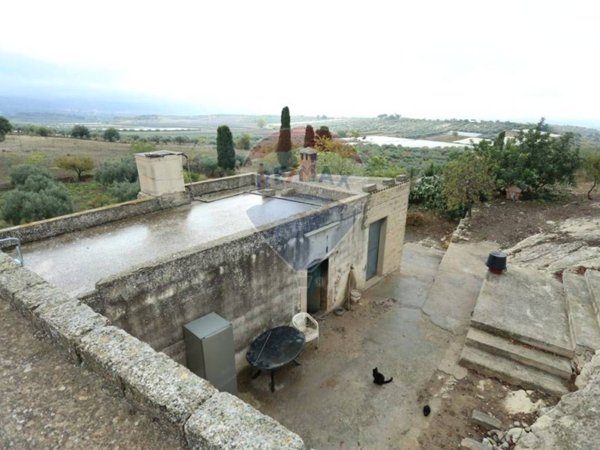 casa indipendente in vendita a Chiaramonte Gulfi