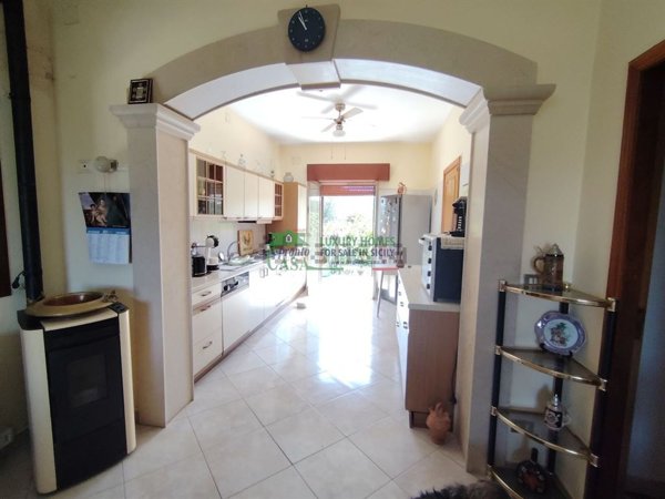 casa indipendente in vendita a Chiaramonte Gulfi in zona Sperlinga