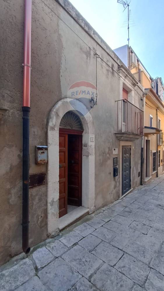 casa indipendente in vendita a Chiaramonte Gulfi