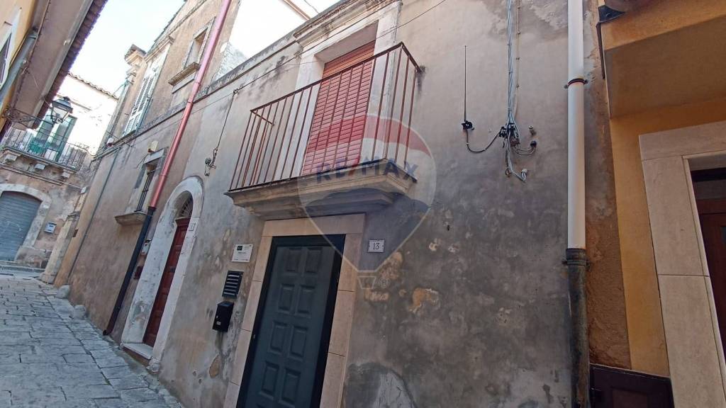 casa indipendente in vendita a Chiaramonte Gulfi