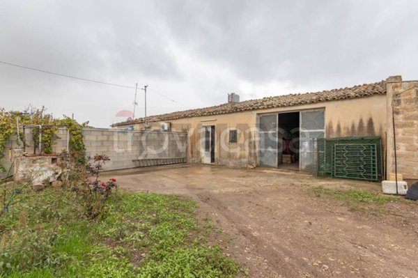 casa indipendente in vendita a Chiaramonte Gulfi