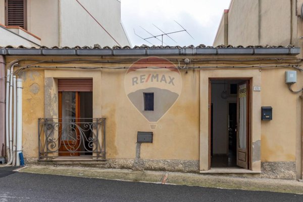 casa indipendente in vendita a Chiaramonte Gulfi