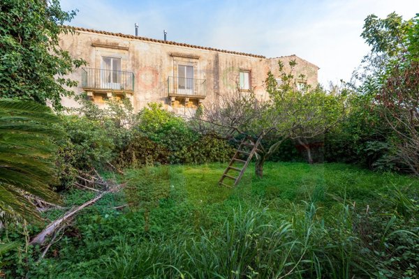 locale di sgombero in vendita a Chiaramonte Gulfi