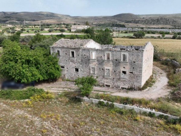 casa indipendente in vendita a Chiaramonte Gulfi