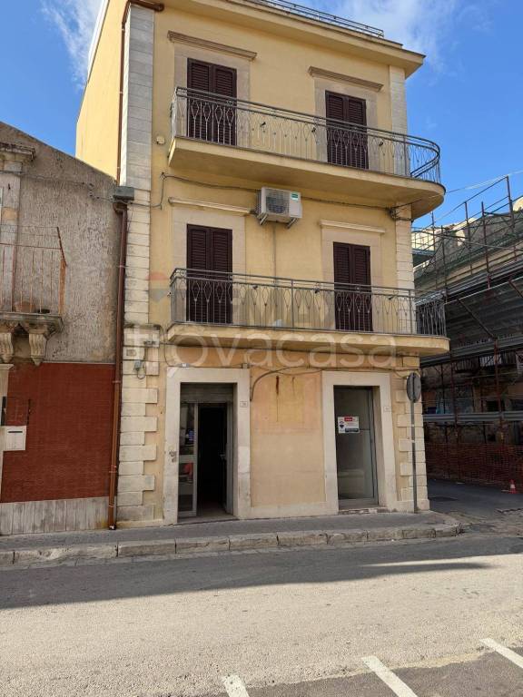 negozio in vendita a Chiaramonte Gulfi