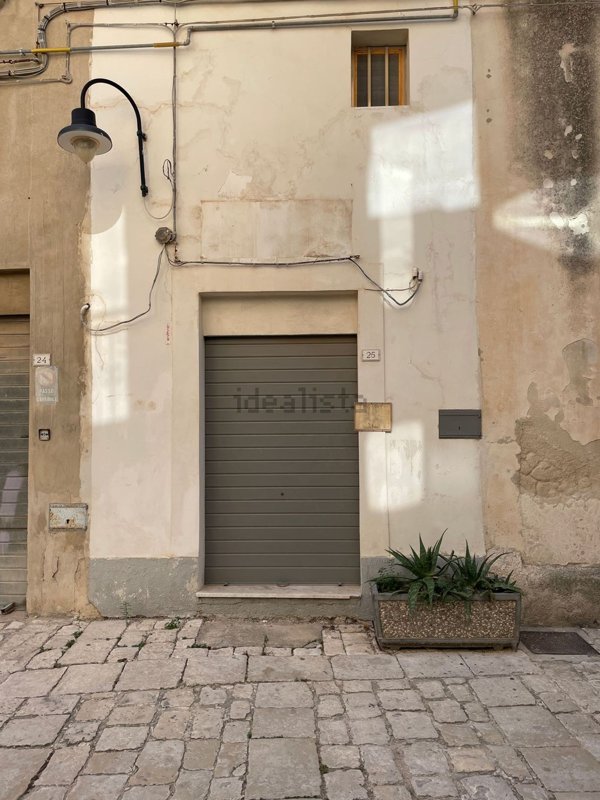 locale commerciale in vendita a Chiaramonte Gulfi