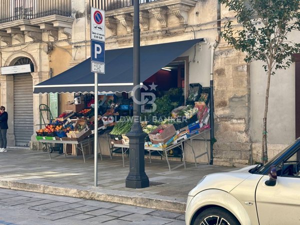 locale commerciale in vendita a Chiaramonte Gulfi