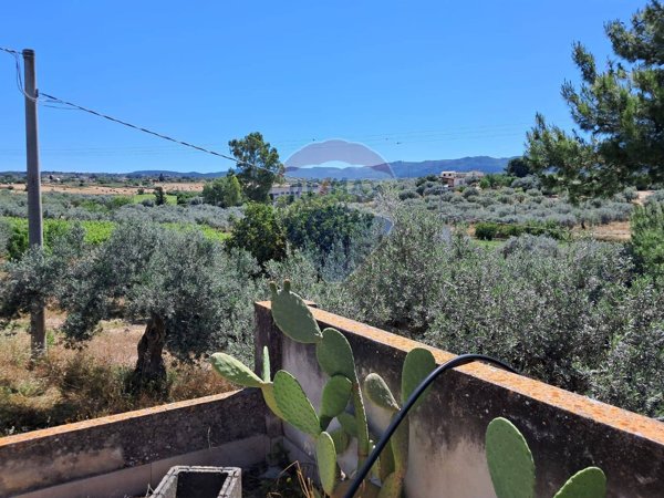 casa indipendente in vendita a Chiaramonte Gulfi