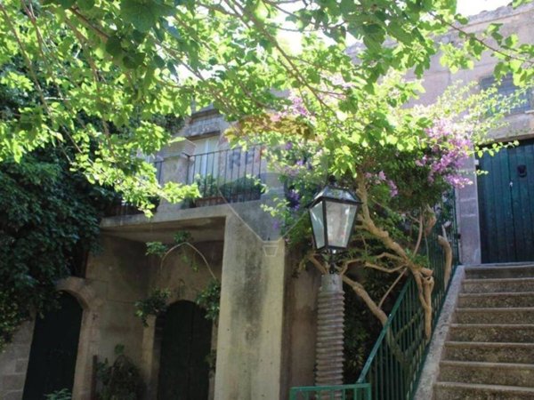 casa indipendente in vendita a Chiaramonte Gulfi