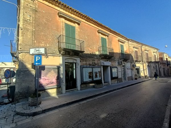 casa indipendente in vendita a Chiaramonte Gulfi